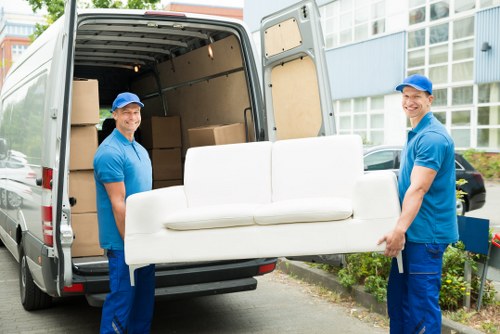 Moving truck service for homes and businesses in Hammersmith
