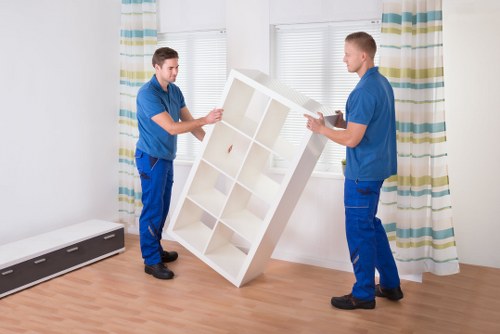 Local packing support for homes and businesses in Hammersmith